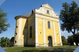 Aba - Szentháromság-templom